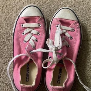 Converse pink shoes